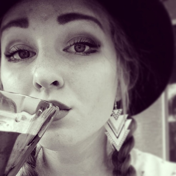 Meet your posher! - Picture 6 of 7